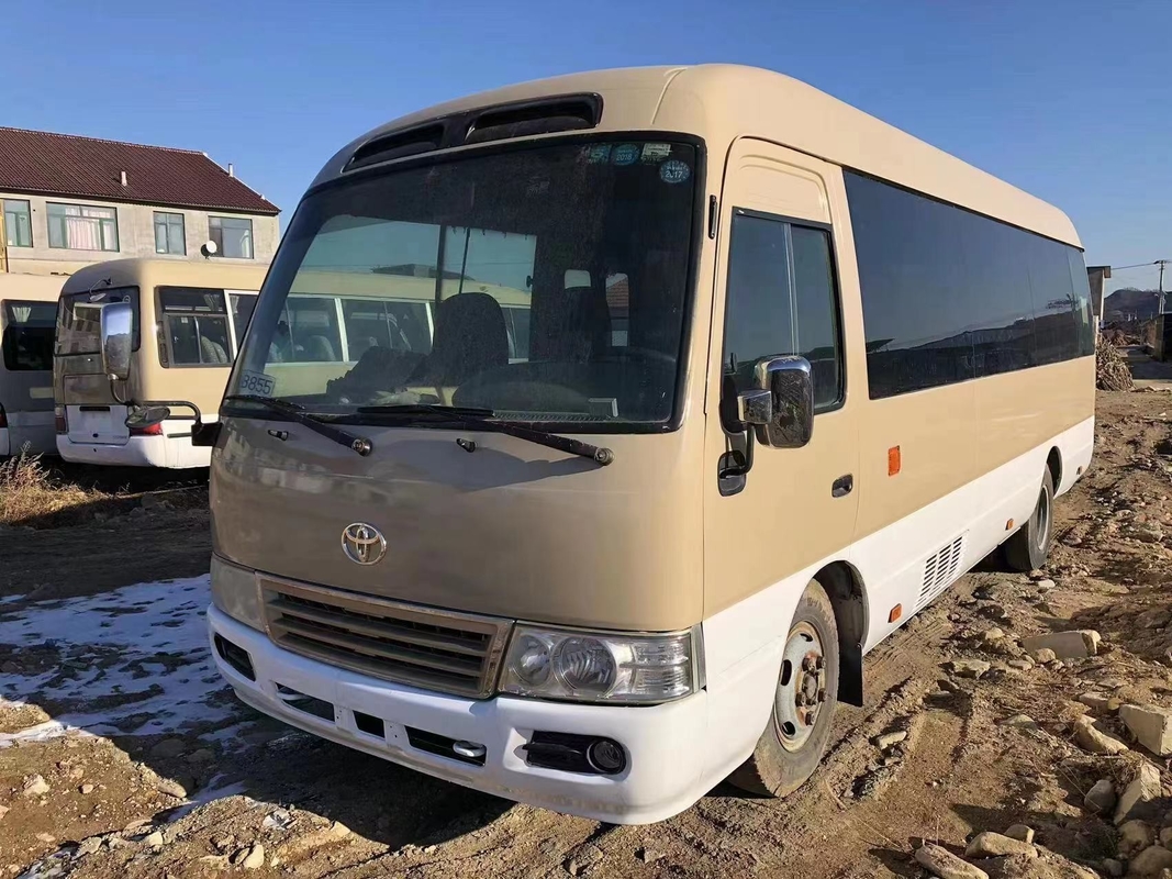 La main gauche utilisée d'autobus de caboteur de Toyota conduisent le mini autobus de caboteur diesel de toyota à vendre