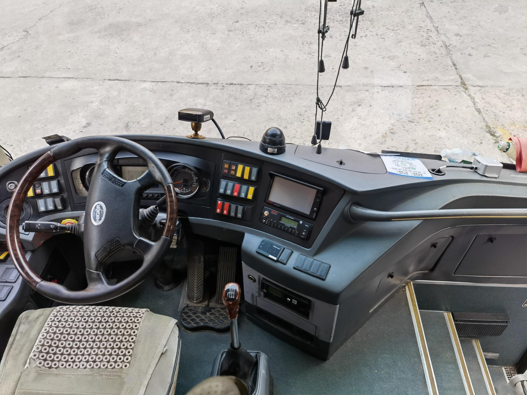 Moteur arrière de la porte 47 d'autobus de passager de Bush de ressort lame d'autobus de touristes d'occasion de bus touristique simple de sièges