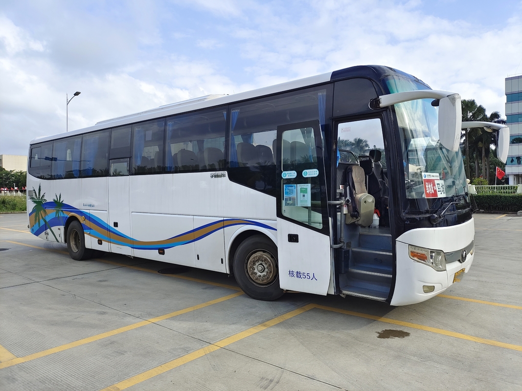 La 2ème main de 55 sièges transporte l'autobus de transport de marque de Yutong pour les cars arrière diesel de moteur de l'Afrique