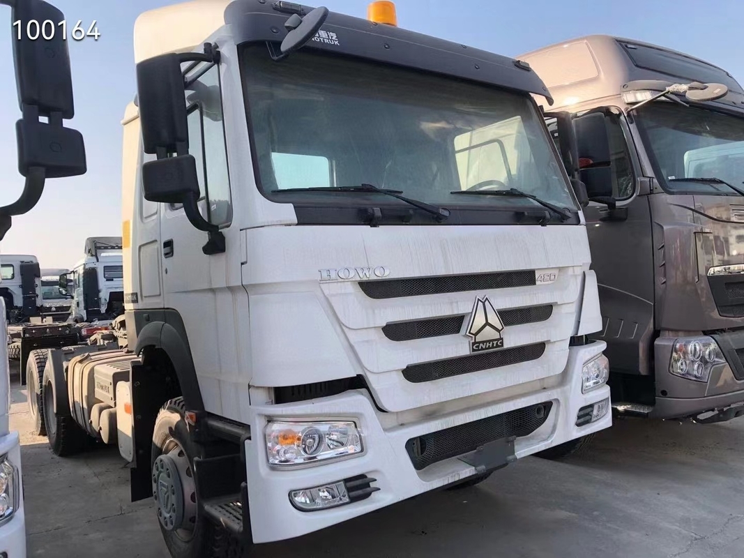 La direction gauche utilisée des camions 6*4 371hp de Howo a utilisé camion d'unités de tracteur le sino