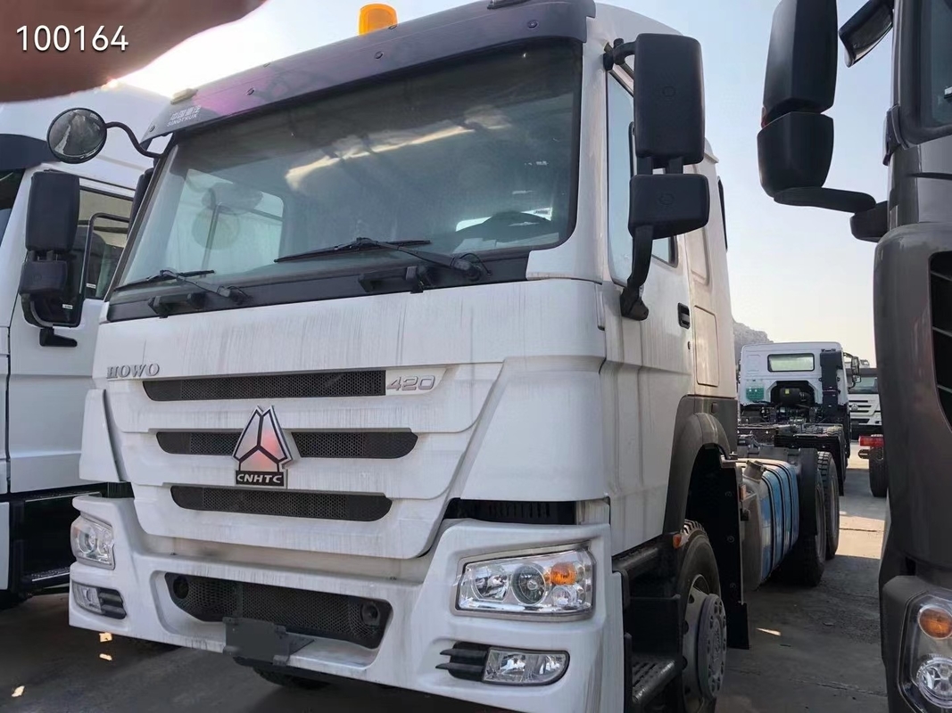 La direction gauche utilisée des camions 6*4 371hp de Howo a utilisé camion d'unités de tracteur le sino