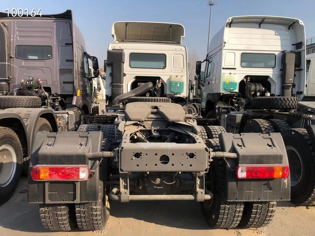 La direction gauche utilisée des camions 6*4 371hp de Howo a utilisé camion d'unités de tracteur le sino