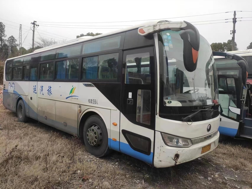 Autobus de direction droit utilisé de grand d'autobus de Yutong 2+3layout 59seater d'autocars 2ème autobus de main