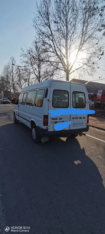 Mini Vans utilisé 2015 ans a employé la transmission Mini Bus 15 Seater de Ford Hiace Mini Bus Manual