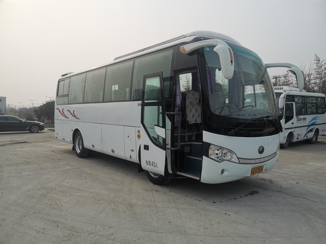 Fenêtre ZK6888 de joint du moteur 162kw de l'autobus 45seats 2+3layout Yuchai de Yutong d'autobus d'occasion
