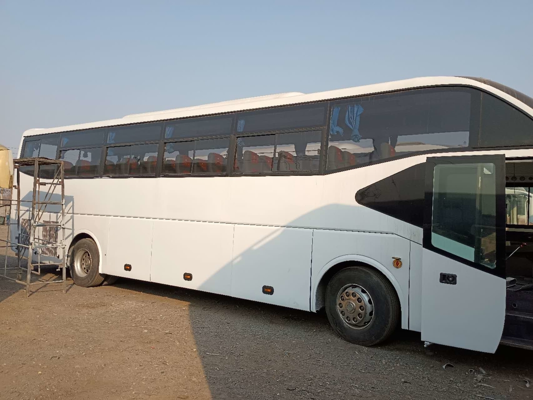 Les navettes 55 Yutong utilisé par sièges ZK6127 d'aéroport ont utilisé l'entraîneur Bus des cars d'aéroport de 2016 ans