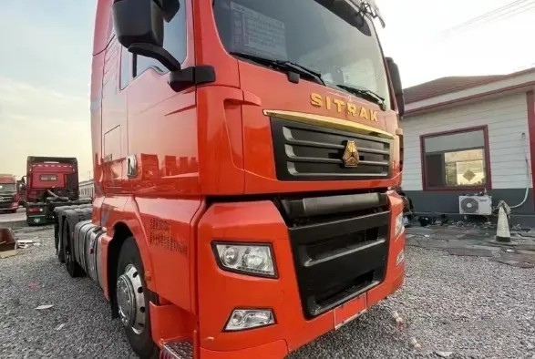 Cylindres diesel utilisés du mode six d'entraînement du camion 540hp 6×4 de tracteur de Sinotruck Sitrak de camions dans la ligne