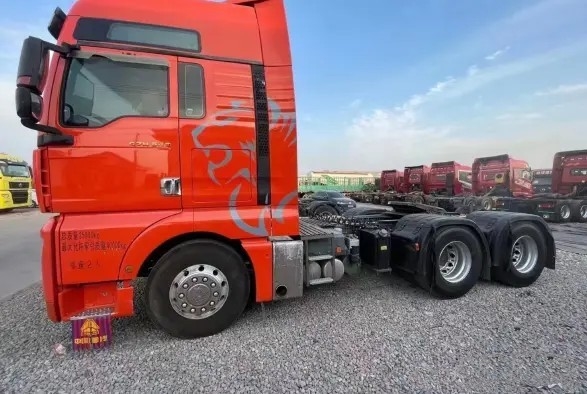 Cylindres diesel utilisés du mode six d'entraînement du camion 540hp 6×4 de tracteur de Sinotruck Sitrak de camions dans la ligne