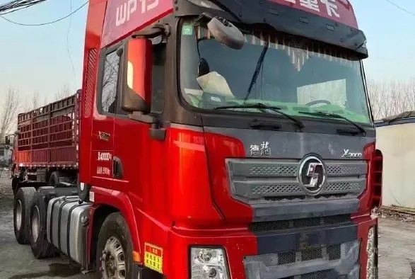 Camion utilisé de tracteur du moteur 500hp 6×4 SHACMAN De LONG X3000 de Weichai de cabine de toit de remorques de tracteur haut