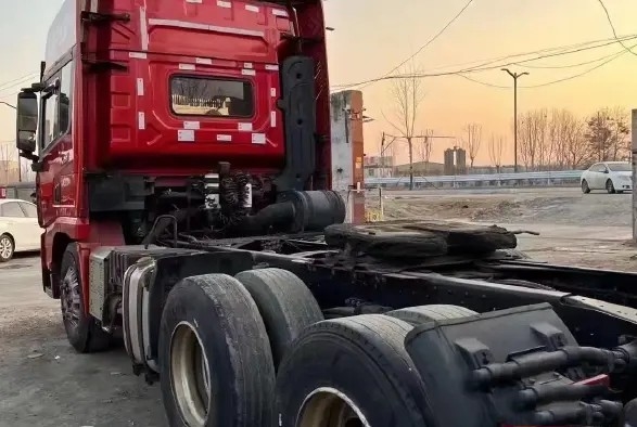 Camion utilisé de tracteur du moteur 500hp 6×4 SHACMAN De LONG X3000 de Weichai de cabine de toit de remorques de tracteur haut