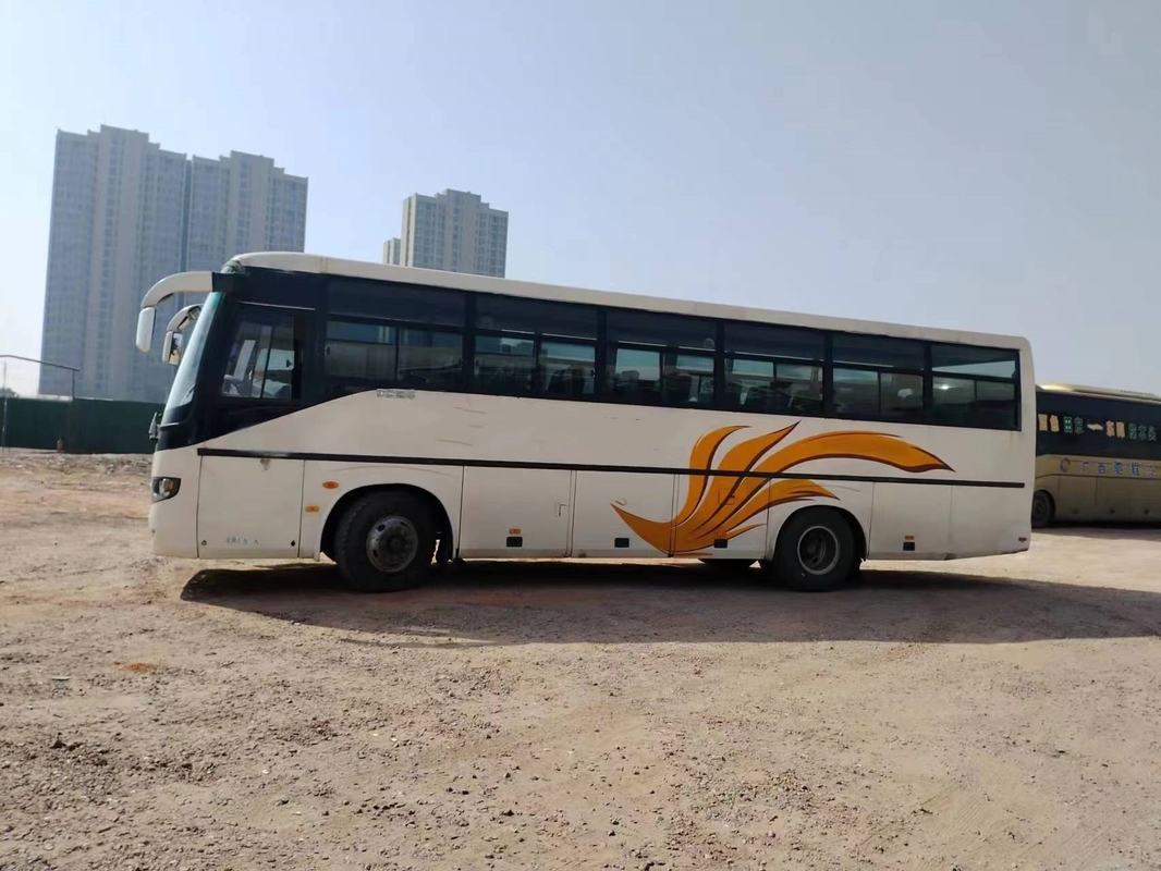 Les portes à deux battants utilisées d'autocars glissant Windows 45 sièges occasion jeune Tong Bus ZK6106D