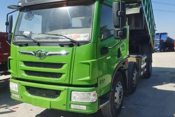 Camion rapide évalué utilisé d'occasion JIEFANG de boîte de vitesse de la charge 24.5t de la décharge 220hp 6×2 de camion