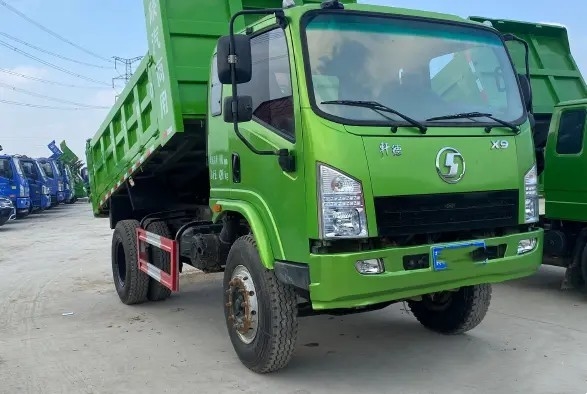 Charge évaluée de extraction 15.37t de boîte de vitesse rapide de la couleur verte SHACMAN SX3310 du camion à benne basculante 150hp 4×2