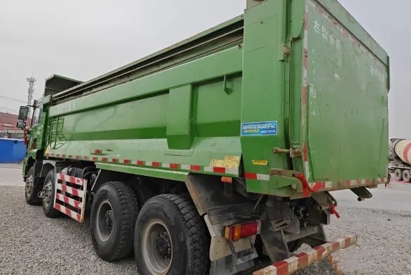 Camion à benne basculante principal utilisé de la main SHACMAN du mode 375hp 2ème d'entraînement de la cabine 8×4 de pneus diesel des camions 12