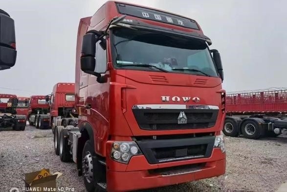 2èmes remorques de main 3 pneus de la couleur rouge 10 de remorque de tracteur du mode 460hp HOWO d'entraînement des sièges 6×4