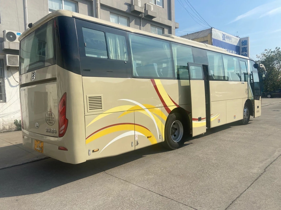 Sièges utilisés du moteur 46 de Yuchai de fenêtre de cachetage de Bus Middle Door d'entraîneur dragon d'or XML6102 de 2ème main de 2018 ans