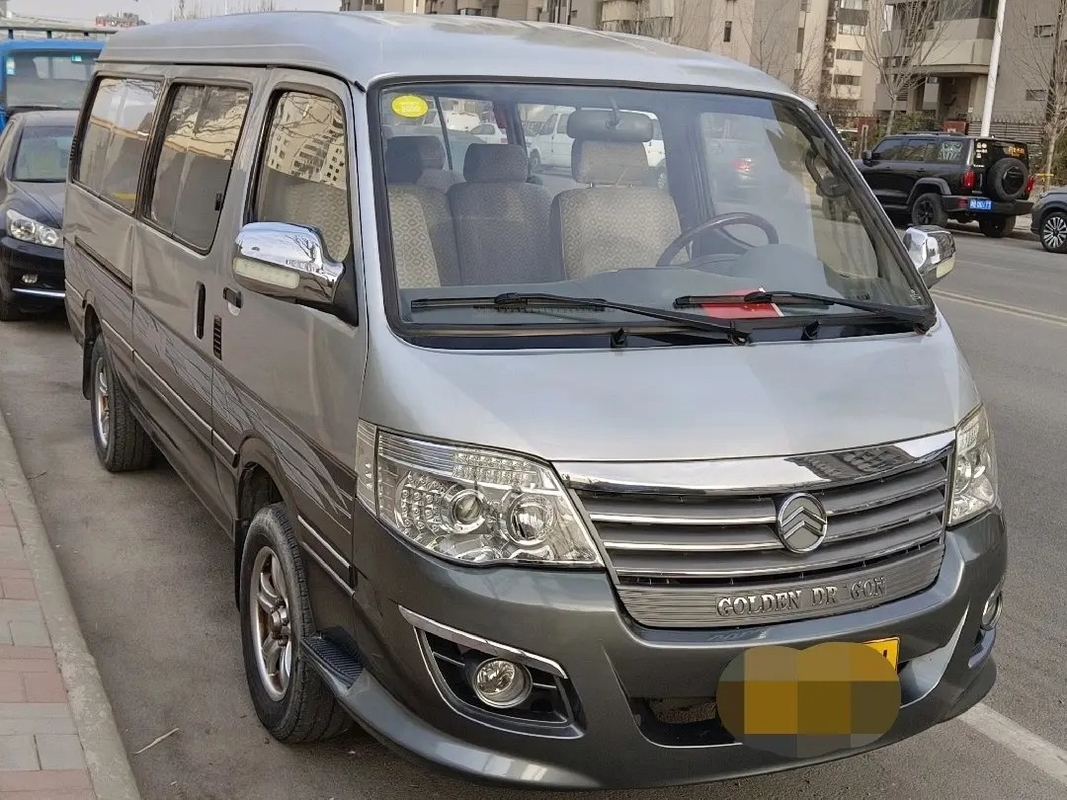 Mini Bus Front Engine utilisé 14 sièges 5,3 mètres de Dragon Hiace XML6532 de glissement de couleur argentée d'or de fenêtre