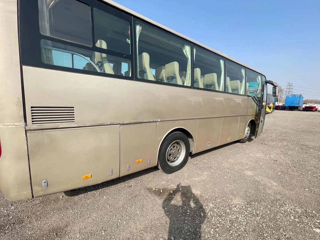 Le vieux moteur d'arrière de la transmission manuelle LHD de sièges de Bus 37 d'entraîneur a utilisé le climatiseur d'or du dragon XML6857