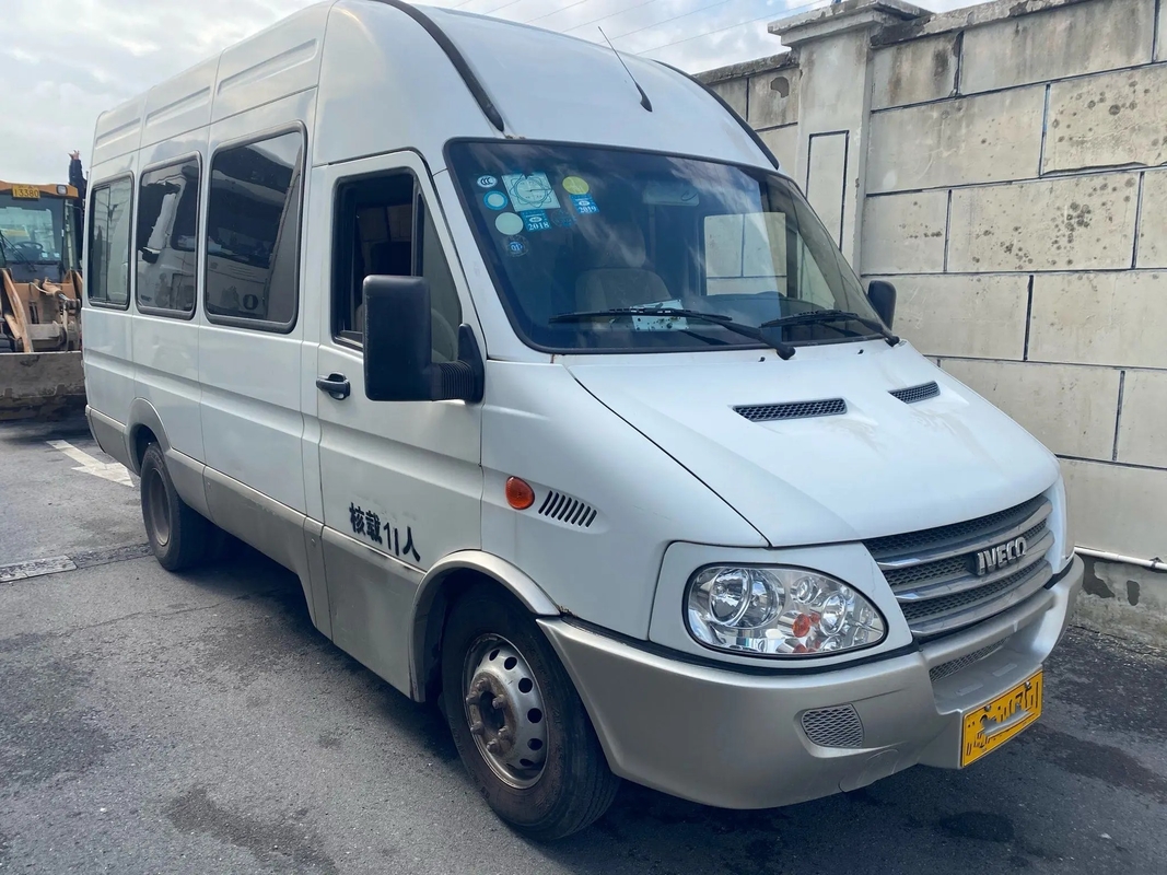 Occasion Mini Van Front Engine 11 pose les portes arrière a/c que le haut toit 140hp a utilisé le minibus NJ6604 d'IVECO