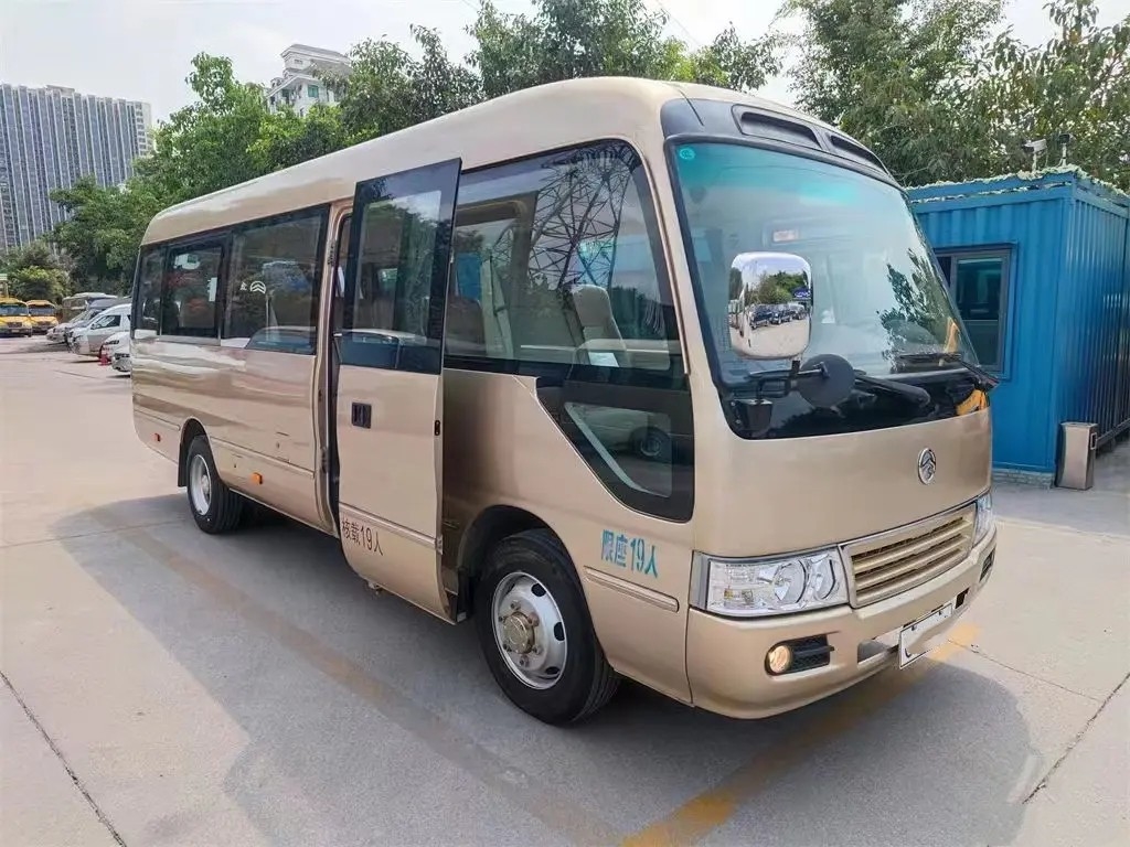 Occasion Mini Bus Front Engine 19 sièges Dragon Coaster External Swinging Door d'or XML6700
