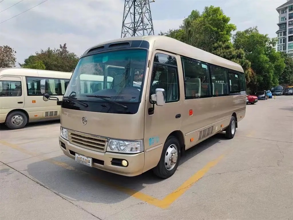 Occasion Mini Bus Front Engine 19 sièges Dragon Coaster External Swinging Door d'or XML6700