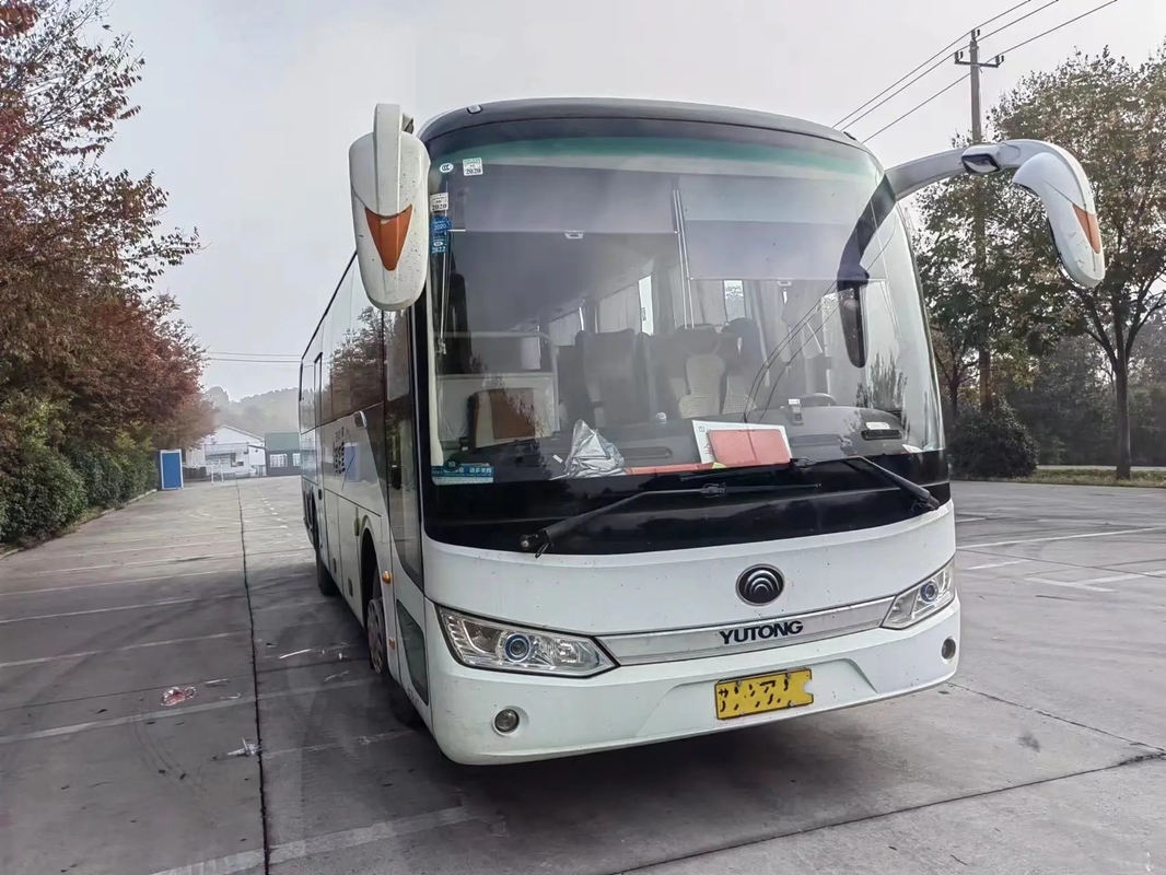 Le climatiseur utilisé de moteur de cylindres de Yuchai 6 de sièges de la navette 47 10,7 mètres occasion les jeunes pinces ZK6115