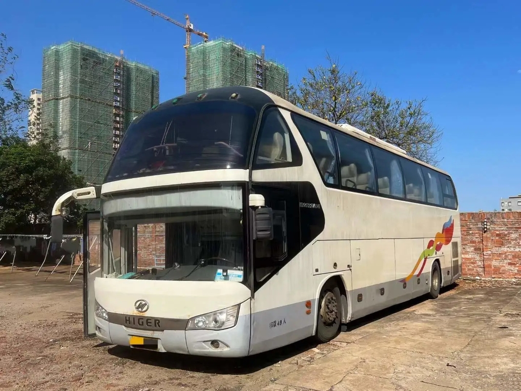 Occasion utilisée un plus haut KLQ6122 de l'EURO IV moyen de porte de climatiseur de frein à disque de sièges d'autobus et de car 49