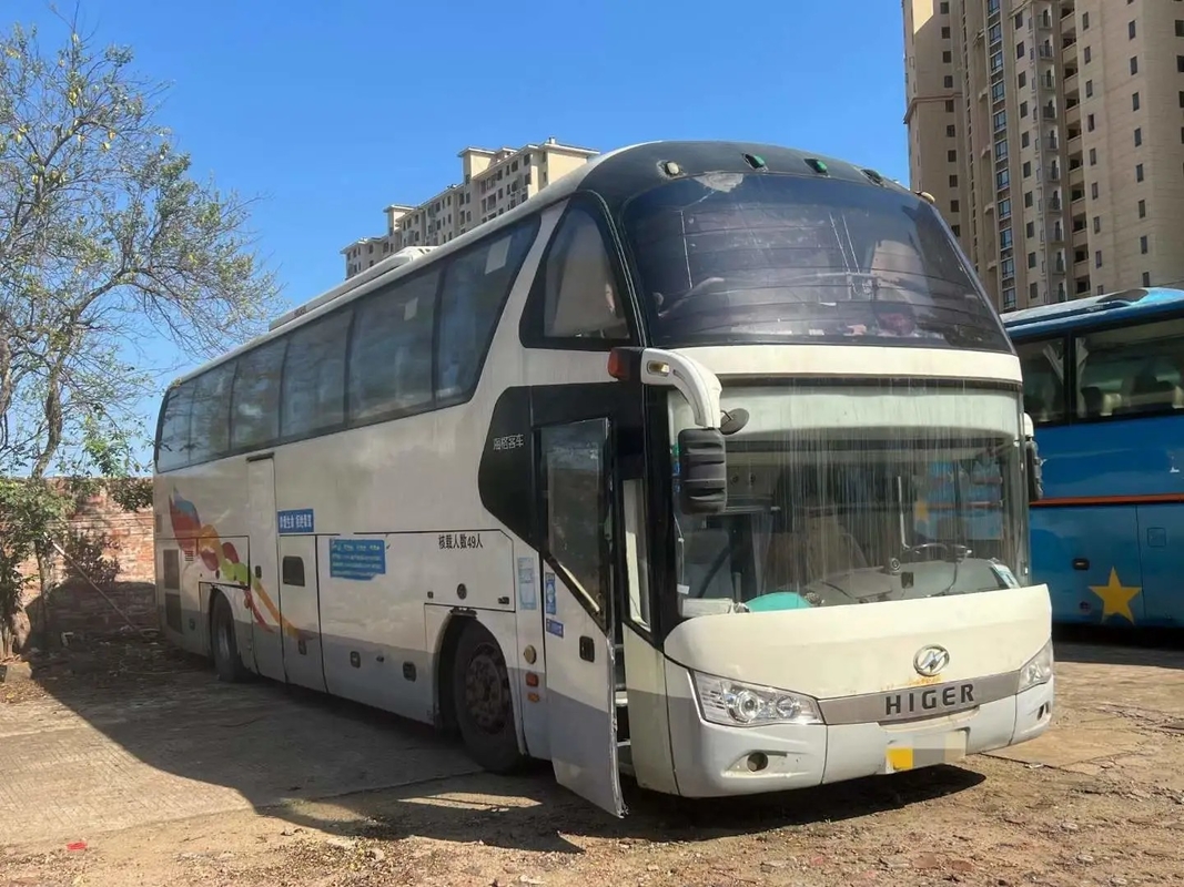 Occasion utilisée un plus haut KLQ6122 de l'EURO IV moyen de porte de climatiseur de frein à disque de sièges d'autobus et de car 49