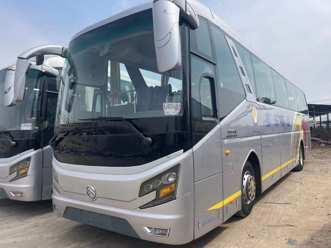 Portes à deux battants de compartiment de bagage de sièges de l'autobus de touristes 48 d'occasion grandes 12 mètres de dragon d'or utilisé XML6126
