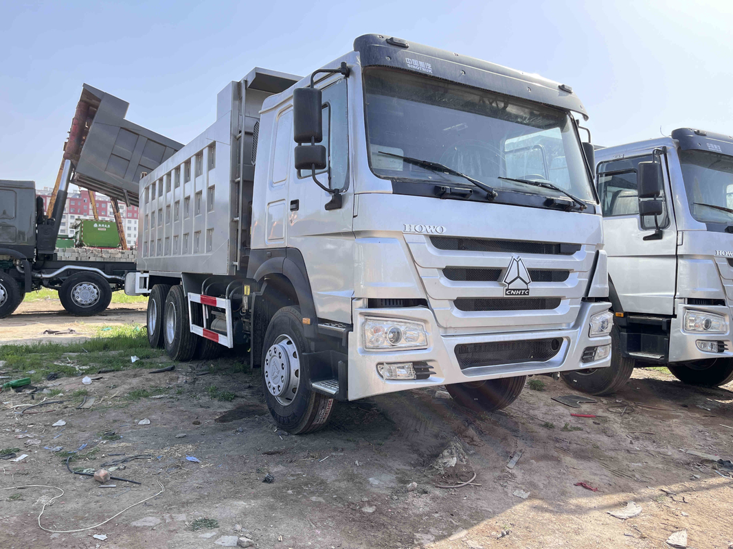 Howo utilisé troque 8 mètres de 380hp 6 de cylindres d'EURO III de moteur diesel 10 le camion à benne basculante des roues 6×4 Howo ZZ3257