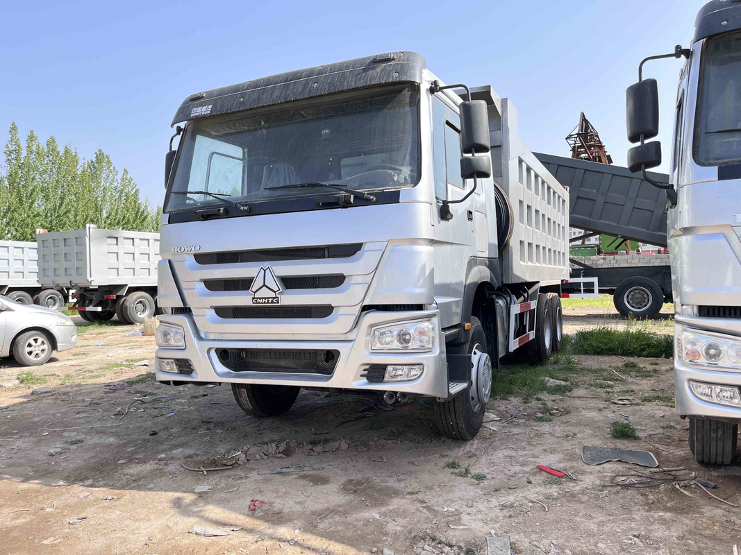 Howo utilisé troque 8 mètres de 380hp 6 de cylindres d'EURO III de moteur diesel 10 le camion à benne basculante des roues 6×4 Howo ZZ3257