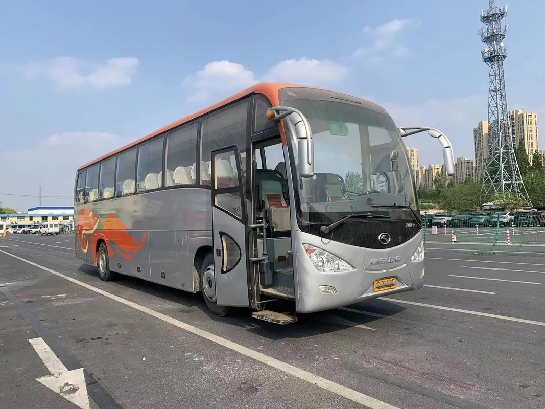 Entraîneur Second Hand EURO III 55 sièges scellant l'autobus utilisé par moteur XMQ6126 de Yuchai Kinglong de cylindres de la fenêtre six