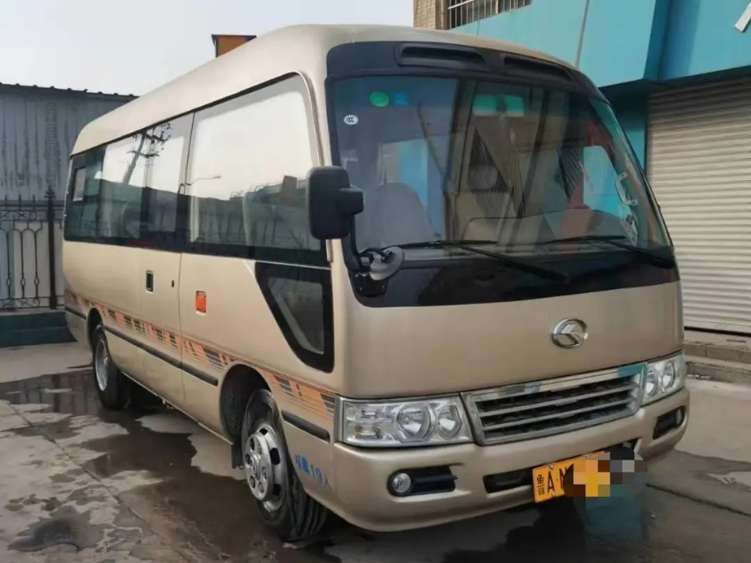 Porte d'oscillation externe de Front Engine Used Kinglong Coaster XMQ6606 de sièges du minibus 19 de Seater d'occasion 17