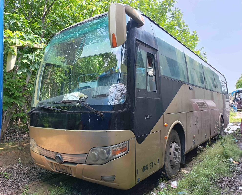 Le jeune Tong Bus 51 pose l'EURO d'or III de fenêtre de cachetage de couleur que 10,5 mètres de moteur arrière ont utilisé l'autobus ZK6110 de Yutong
