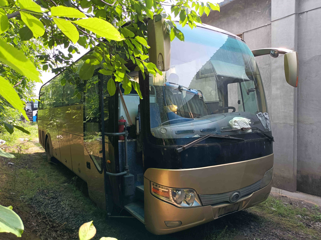 Le jeune Tong Bus 51 pose l'EURO d'or III de fenêtre de cachetage de couleur que 10,5 mètres de moteur arrière ont utilisé l'autobus ZK6110 de Yutong