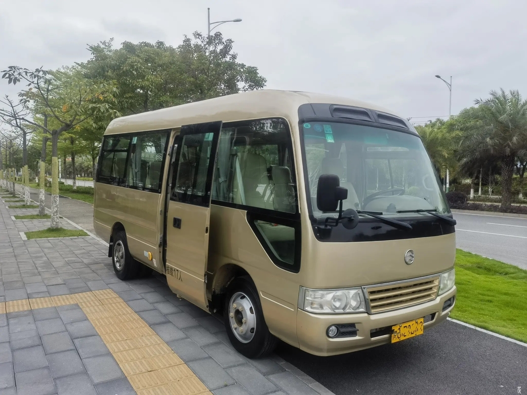 Le caboteur d'occasion 6 mètres de Front Engine 19 sièges a employé la porte d'oscillation externe d'or de Dragon Minibus XML6601