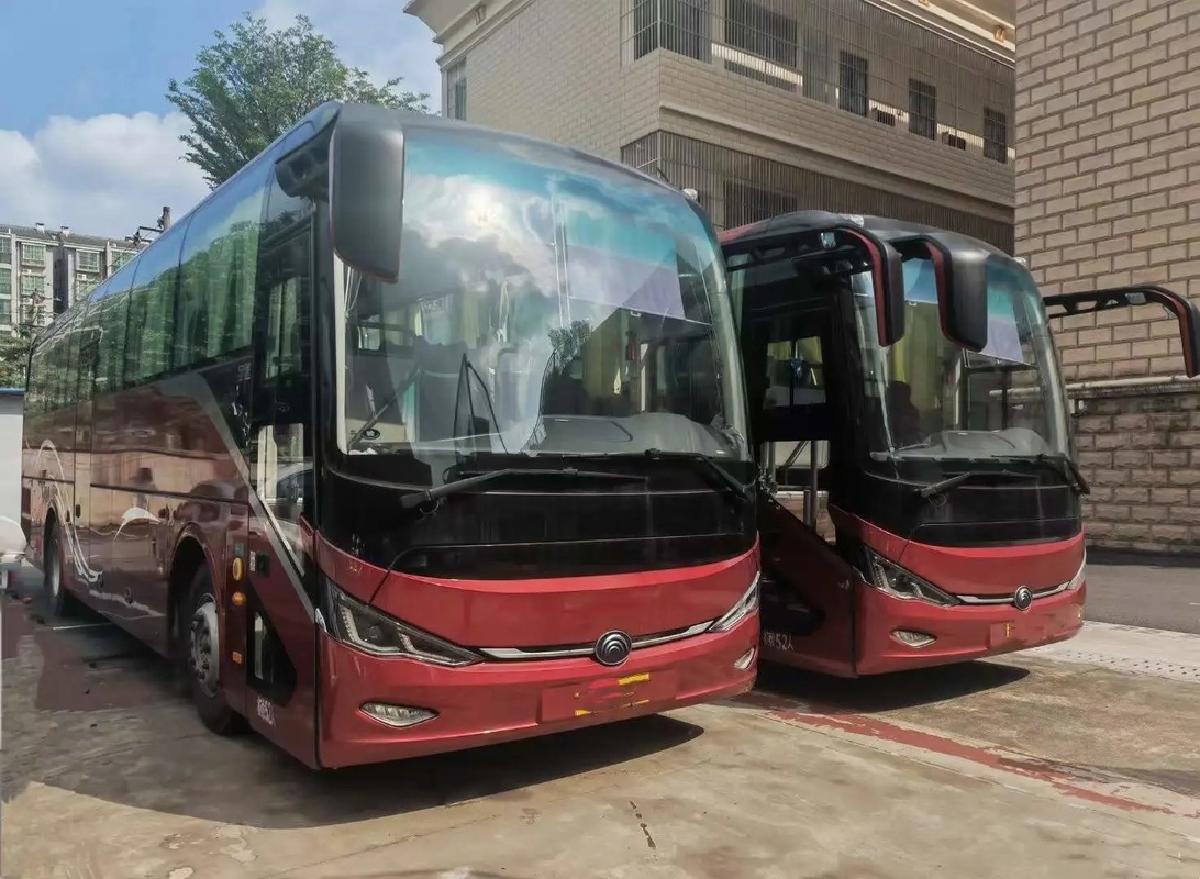 Autobus utilisé de transit jeunes pinces ZK6117 de 2021 d'an de Yuchai du moteur 310hp 52 de sièges de frein à disque d'airbag portes de la suspension 2