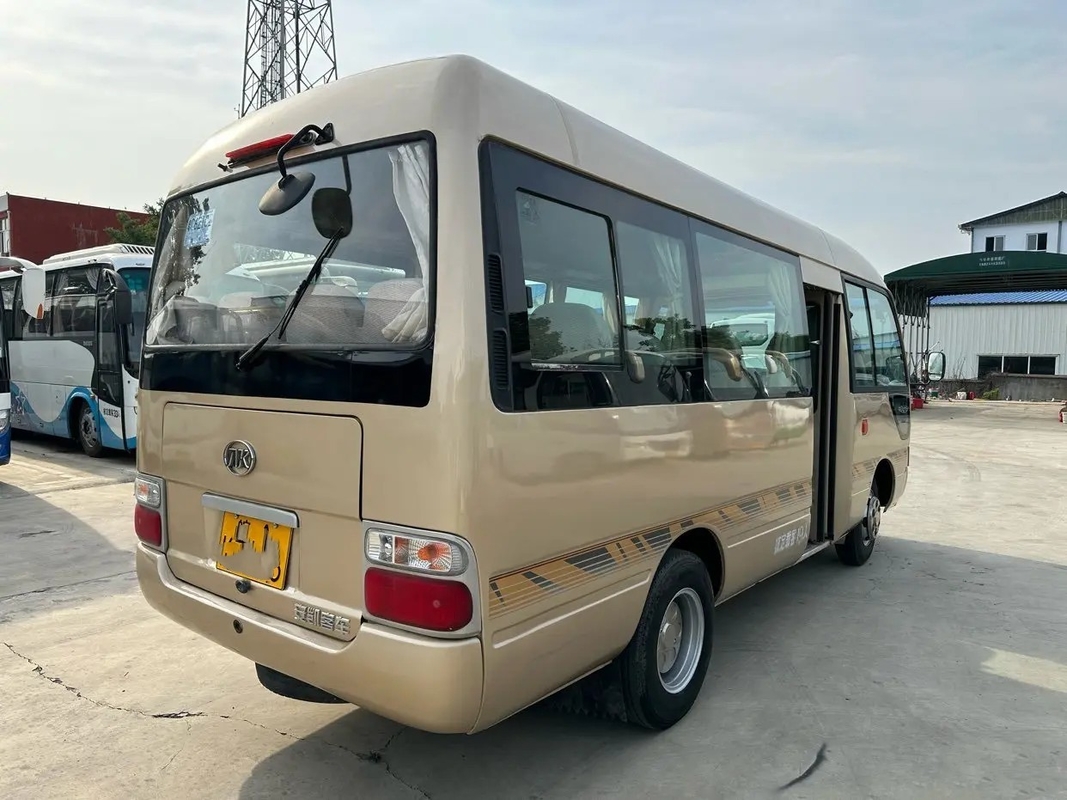 L'EURO utilisé IV de marchands de minibus 19 sièges Champagne Color Yuchai Engine 6 mètre l'autobus utilisé HK6606 d'Ankai de porte se pliante