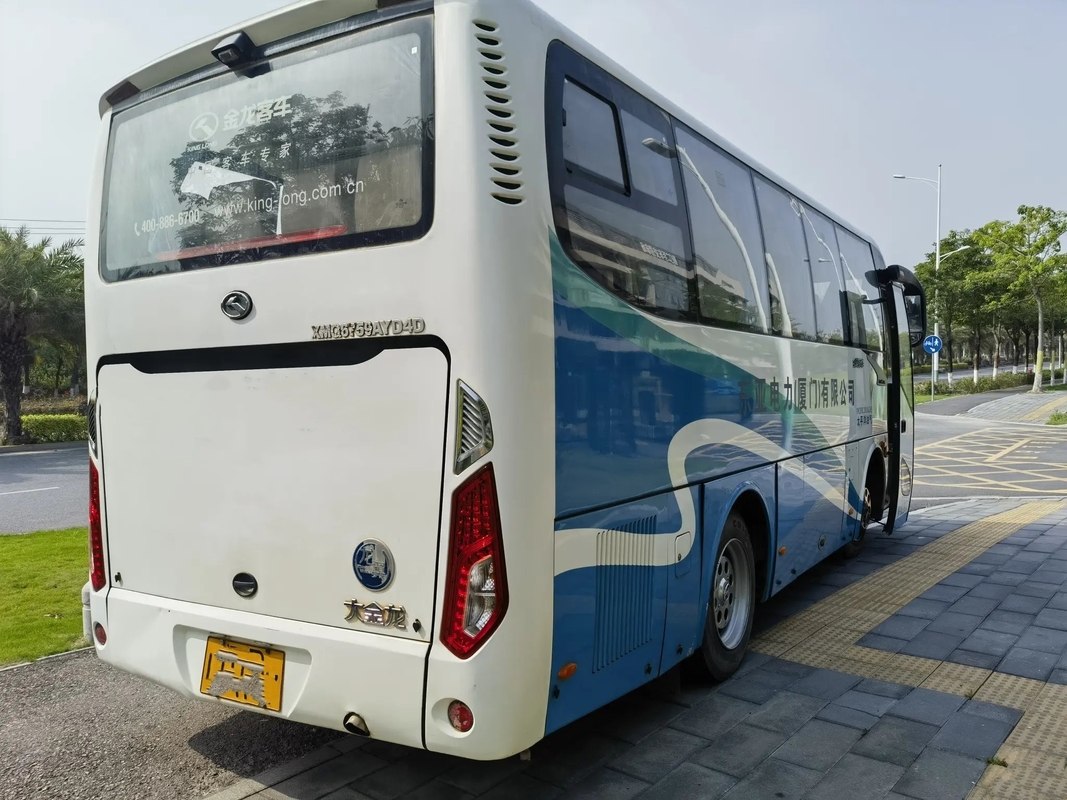 Le diesel utilisé transporte l'autobus externe XMQ675 de Kinglong de porte d'oscillation de 2016 de l'an 28 de sièges de Yuchai cylindres du moteur 4