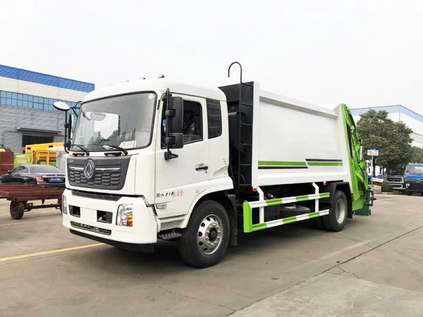 Camions diesel utilisés 8 mètres du ³ 10m de chargement de capacité de Dongfeng de compacteur long RHD d'ordures