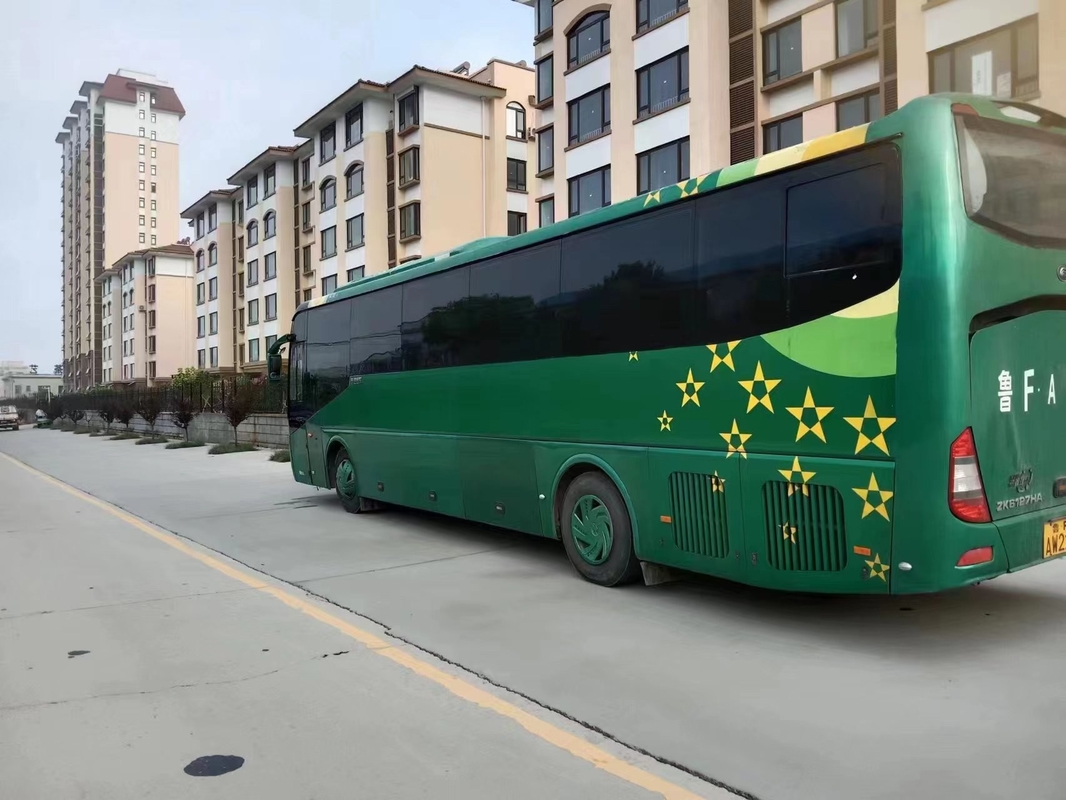 Car de luxe Green Color de sièges des autobus de fond 55 2017 autobus ZK6127 de Yutong d'occasion de transmission manuelle d'an