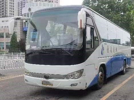 Autobus de luxe utilisés 47 sièges 2 portes de passager 11 mètres de main rare longue jeune Tong Bus ZK6117 du moteur a/c 2ème