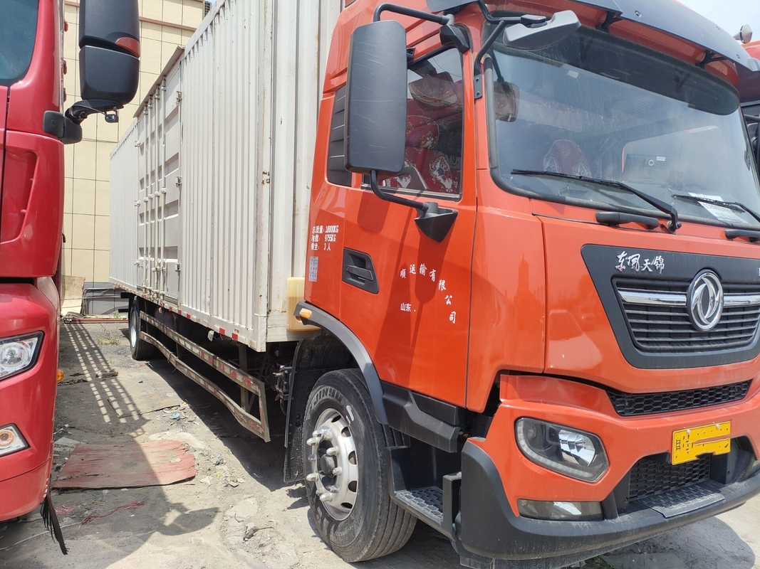 Camions utilisés Cummins Engine de cargaison boîte de vitesse rapide de 245 puissances en chevaux 10 mètres de haute cabine longue Dongfeng Van Truck de toit