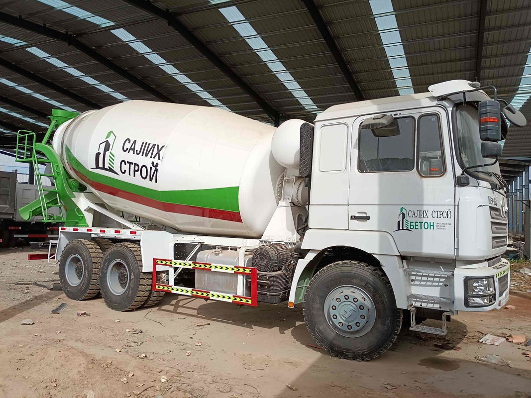 Camion utilisé de mélangeur de ciment remuant la matière de charge évaluée de ³ dynamique du volume 5m 11 tonnes de Weichai du moteur 6×4 de mode d'entraînement