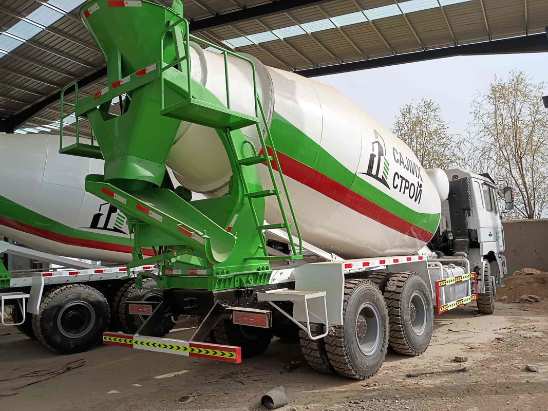 Camion utilisé de mélangeur de ciment remuant la matière de charge évaluée de ³ dynamique du volume 5m 11 tonnes de Weichai du moteur 6×4 de mode d'entraînement
