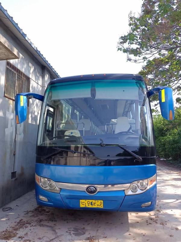 Portes à deux battants de sièges du moteur 55 de Weichai de bus touristique d'occasion scellant la fenêtre 11,5 mètres de jeunes pinces utilisées ZK6127
