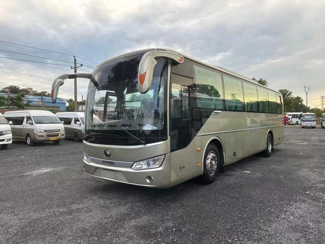 Autobus d'occasion à vendre 49 places feuille printemps 2016 année porte moyenne Yutong ZK6115