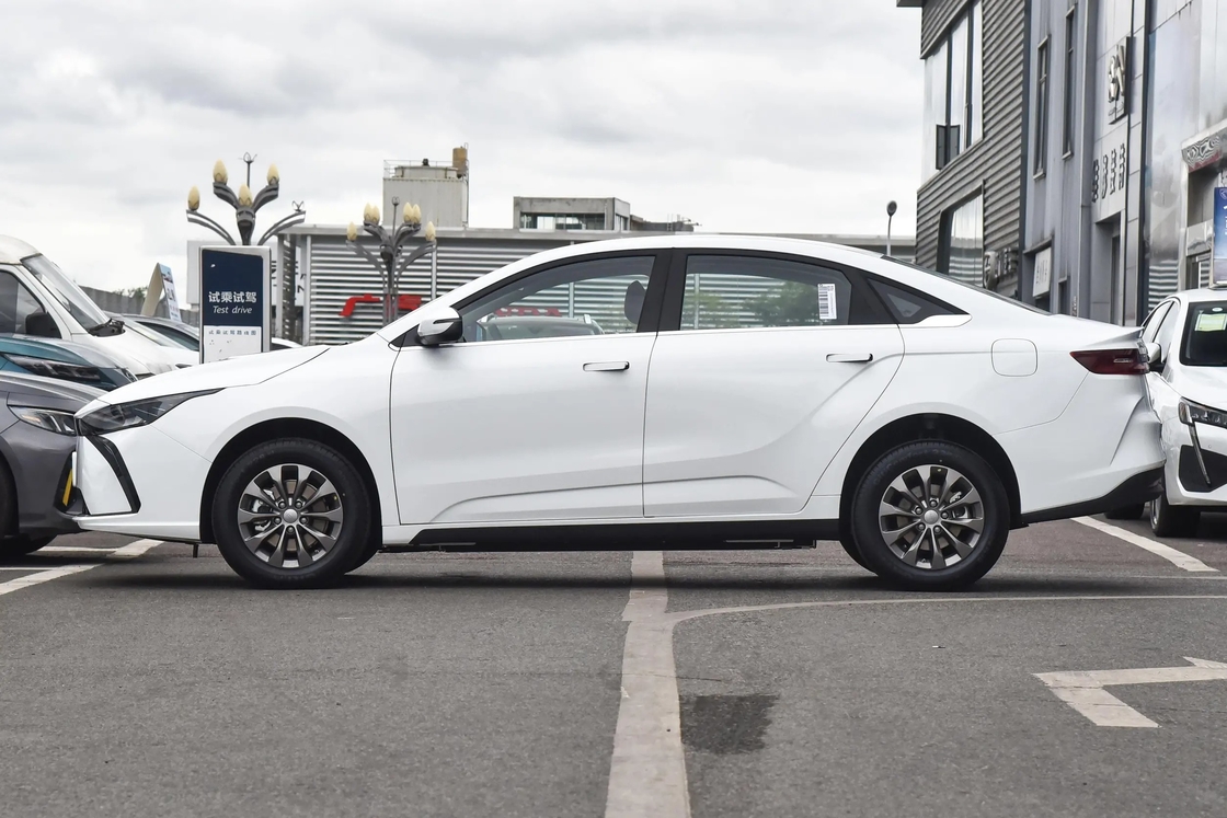 Véhicules électriques Geely Atlas G6 modèle tout neuf 410KM 136 chevaux Pure Electric