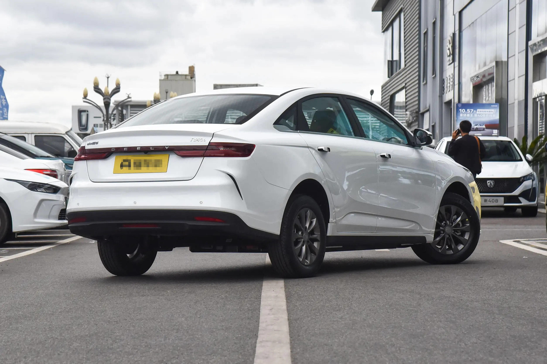 Véhicules électriques Geely Atlas G6 modèle tout neuf 410KM 136 chevaux Pure Electric