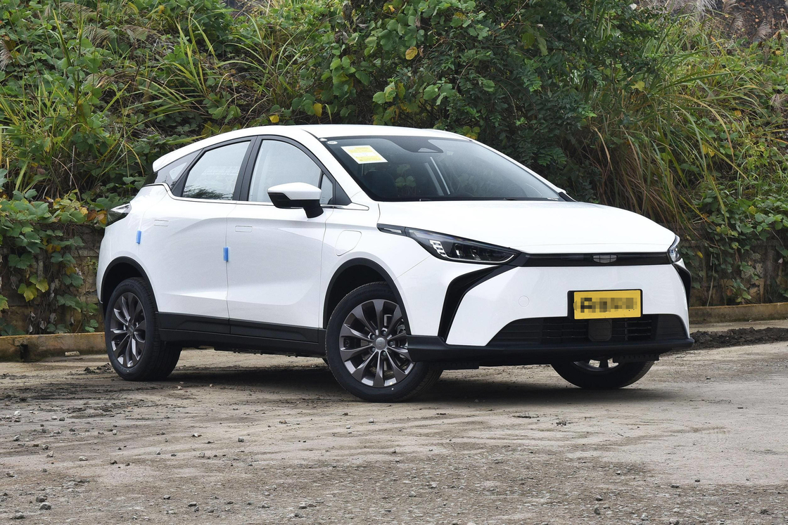 Nouvelles voitures électriques Geely Atlas M6 Modèle 5 sièges 450 km longue distance Durée de vie de la batterie